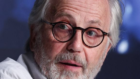 "Je n'ai pas été très présent" : Fabrice Luchini évoque son implication en tant que père auprès d’Emma, sa fille unique, également actrice