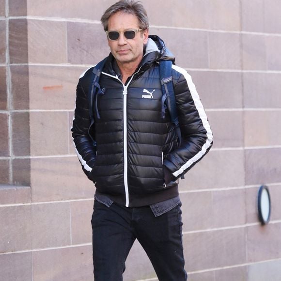 New York, NY - La star de X-Files, David Duchovny, et Bart Freundlich, le mari de Julianne Moore et réalisateur, déjeunent ensemble dans le quartier de West Village à Manhattan le 21/12/2023.

Photo : Backgrid USA / Bestimage