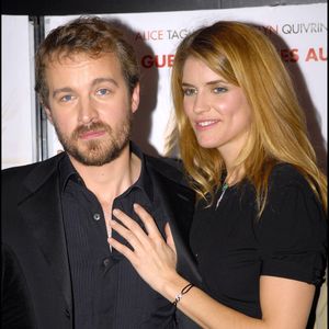 En couple depuis 2003 après leur rencontre sur le tournage du film "Grande École", Alice Taglioni a vu un accident de voiture emporter l’acteur sur le coup, à seulement 30 ans. 

Alice Taglioni et Jocelyn Quivrin à la première du film "Notre univers impitoyable" à l'UGC les Halles le 5 février 2008 ©JAEGLE STEPHANE / BESTIMAGE