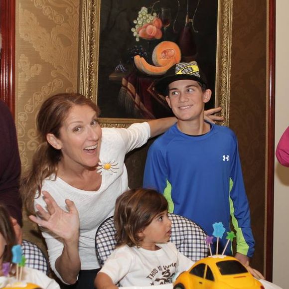 Céline Dion avec ses trois fils. Photo : Facebook/Céline Dion
