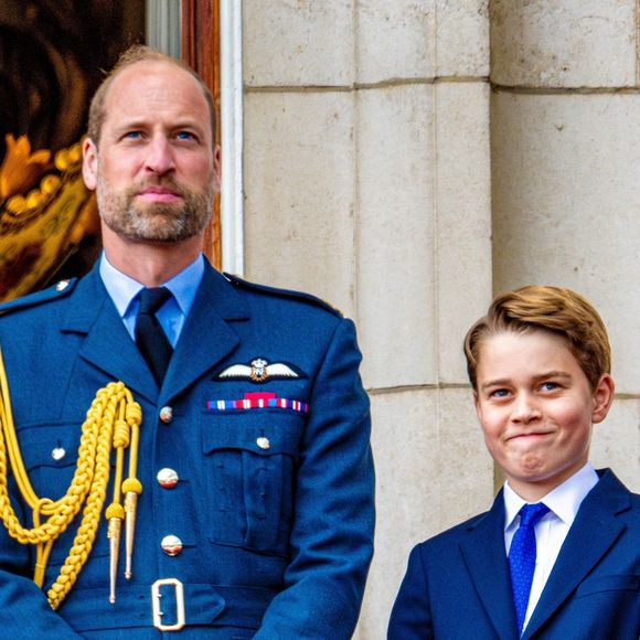 Un sujet qui est constamment mis sur la table et sur lequel le prince George aurait tendance à insister.

Le prince William, prince de Galles, Le prince George de Galles, - La famille royale britannique assiste aux célébrations du 80ème anniversaire de la fin de la Seconde guerre mondiale (VE Day) à Londres, le 5 mai 2025. Photo par Backgrid USA / Bestimage