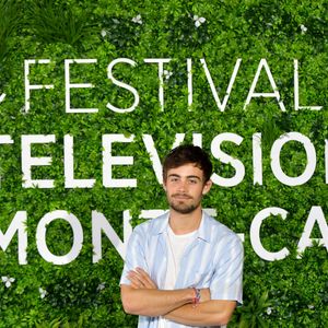 Clément Remiens pour la série Ici tout commence, sur le photocall du 60eme Festival de Télévision de Monte-Carlo au Grimaldi Forum à Monaco le 20 juin 2021. © Bruno Bebert/Bestimage