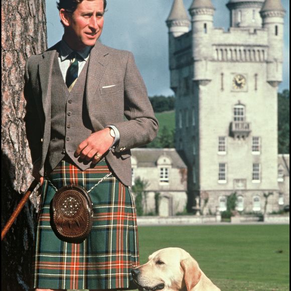 Archives - Le prince Charles d'Angleterre et son chien à Balmoral, en 1978. 
Photographe : Alpha Agency / Bestimage.