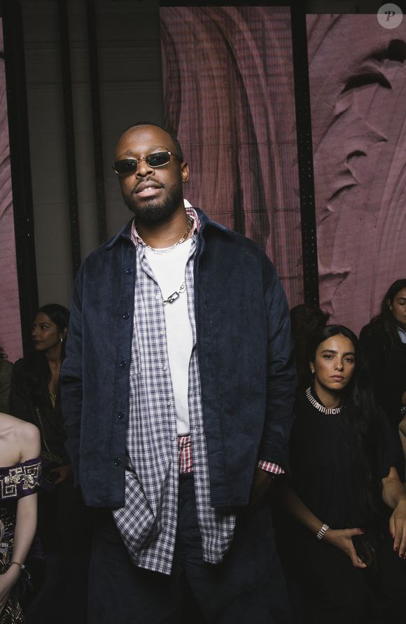 Dadju au Front Row du défilé Messika Collection Prêt-à-Porter Printemps-Été 2026 lors de la Fashion Week de Paris (PFW), au Musée des Arts décoratifs, à Paris, France, le 3 octobre 2026. © Sam Delpech/Bestimage