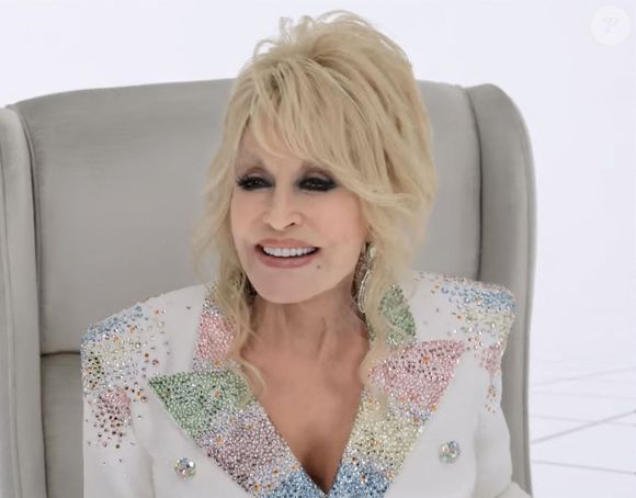 Images de la série Netflix "Grace et Frankie" avec Dolly Parton, Jane Fonda et Lily Tomlin, le 1er mai 2022. (Backgrid UK/ Bestimage).