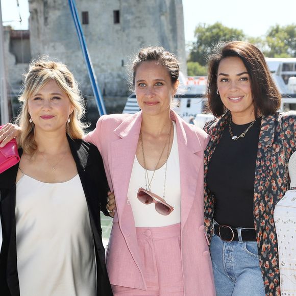 Lola Dewaere s’est exprimée sur Instagram après sa récente perte de poids.

Juliette Tresanini, Bérengère Krief, Julie de Bona, Lola Dewaere et Firmine Richard au photocall de la série "Le souffle du dragon" lors de la 24ème édition du Festival de la Fiction TV de La Rochelle, France. © Patrick bernard/Bestimage
