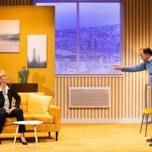 Corinne Touzet et Pascal Légitimus sur la scène du Théâtre de Paris pour "Le Duplex". © Lorène Carpentier