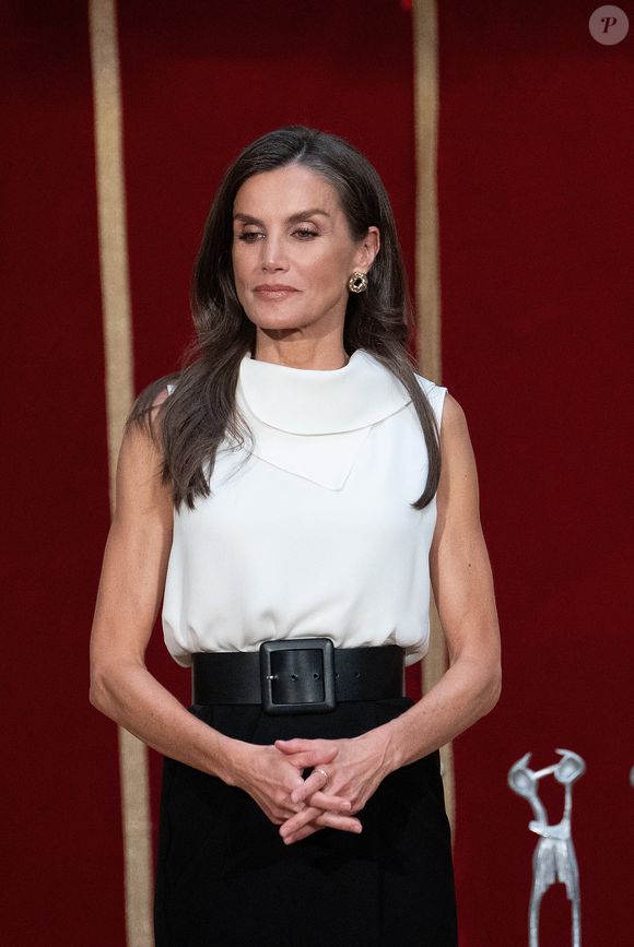 La reine Letizia d’Espagne assiste à la cérémonie de remise des prix "XLSemanal" à la Real Academia de Bellas Artes de San Fernando. © LALO YASKY / BESTIMAGE