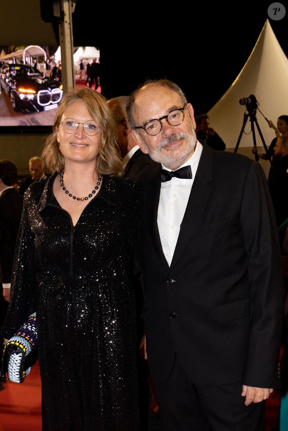 Anna Novion et son mari Jean-Pierre Darroussin - Montée des marches du film " Rapito (L'enlèvement) " lors du 76ème Festival International du Film de Cannes, au Palais des Festivals à Cannes. Le 23 mai 2023
© Jacovides-Moreau / Bestimage