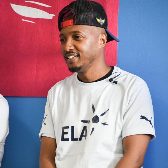 C'est ce que le chanteur a expliqué au cours d'une interview pour "La Tribune diamnche"

Le chanteur Soprano lors de la lecture de la dictée ELA aux élèves de la 6ème F du collège Henri Barnier à Marseille le 18 octobre 2022. Le texte de la dictée 2022 est de Mohamed Mbougar SARR, "L'étoile qui n'avait pas sommeil", lauréat du Prix Goncourt 2021.