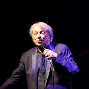 C'est ce qui avait été dit l'année dernière
Exclusif - Hervé Vilard - Concert de Hervé Vilard au café de la danse à Paris le 13 décembre 2025.
© Cédric Perrin / Bestimage