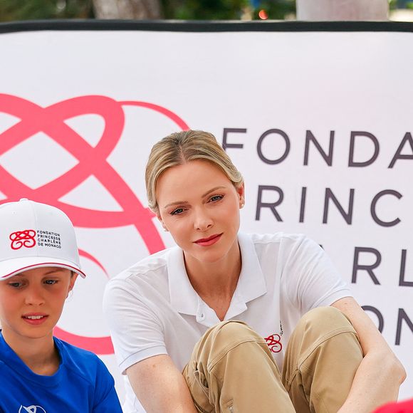 La princesse Charlène de Monaco lors de la journée "Water Safety Day, pour la prévention de la noyade" sur la plage du Larvotto de Monaco, le 17 juin 2025. Cet événement est organisé par sa Fondation, le Centre de Sauvetage Aquatique de Monaco (CSAM) en partenariat avec la Croix-Rouge monégasque. © Claudia Albuquerque/Bestimage
