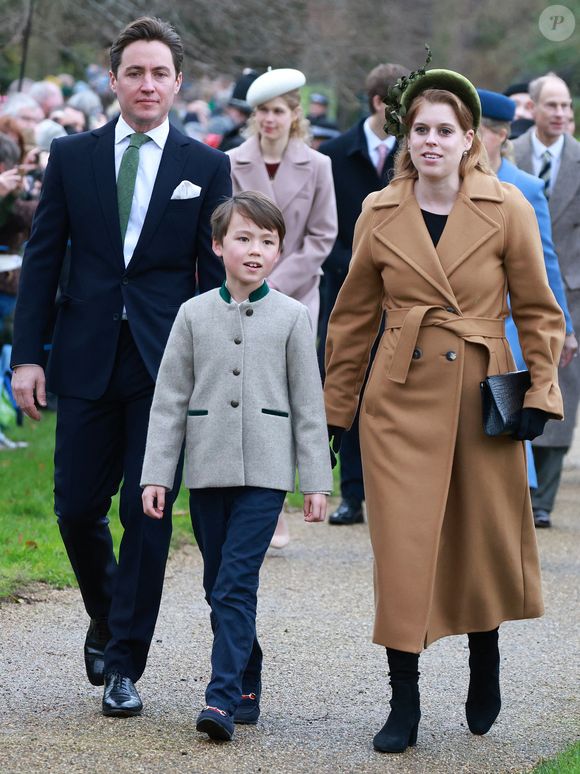 La princesse Beatrice d'York et son mari Edoardo Mapelli Mozzi ont accueilli leur deuxième enfant

Christopher Woolf, Princesse Beatrice et Edoardo Mapelli Mozzi - La famille royale britannique se rend à la messe de Noël à Sandringham le 25 décembre 2024.  © Julien Burton / Bestimage