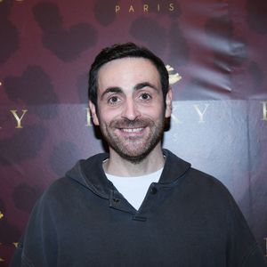 Une émission pour rappel présentée par Camille Combal, qui a plein de petites anecdotes concernant les coulisses du programme. 

Exclusif - Camille Combal - Le comédien Redouane Bougheraba inaugure son restaurant "Le Peaky" à Paris le 20 novembre 2024. © Rachid Bellak/Bestimage