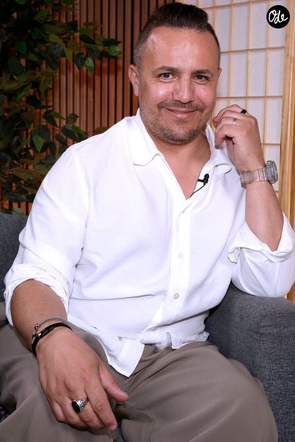 Invités tous les deux sur le plateau de "C à vous" le 17 janvier dernier, Faudel et Séverine Ferrer ont accepté de revenir sur l'idylle qu'ils ont vécue à la fin des années 1990.

Exclusif - Faudel lors de l'enregistrement de l'émission « Face à Karim Sebbouh », présentée par Karim Sebbouh. Paris, le 9 avril 2026.
© Cédric Perrin/Bestimage