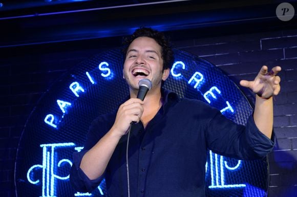 On lui souhaite beaucoup de courage pour surmonter cette double épreuve de la vie.

Exclusif - Alexandre Kominek lors de la soirée de lancement du Fridge, le nouveau comedy club de Kev Adams à Paris, le 24 septembre 2020.

Photo : Rachid Bellak / Bestimage