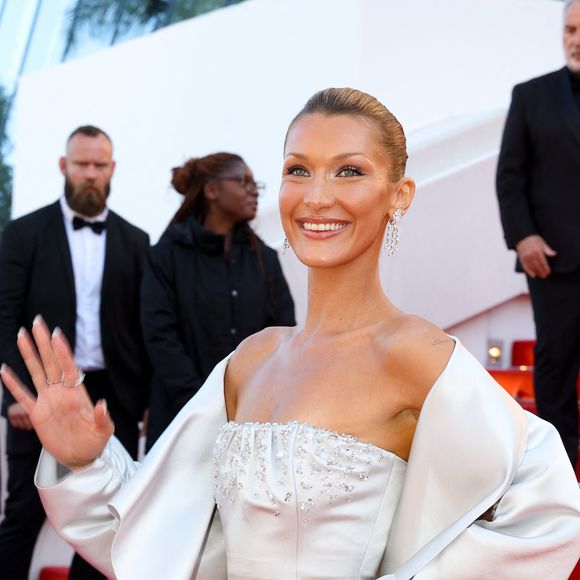 Bella Hadid - Montée des marches du film " Garance " lors du 79ème Festival International du Film de Cannes, le 17 mai 2026. © Jacovides-Moreau / Bestimage