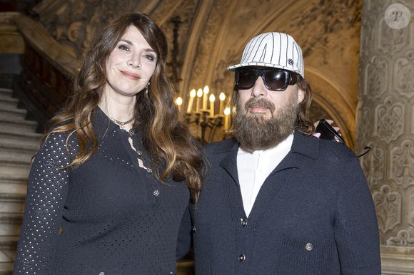 Amandine de la Richardière, Sébastien Tellier au photocall du deuxième défilé de mode Chanel Haute-Couture automne-hiver 2024/2025 au palais Garnier lors de la Fashion Week de Paris, France, le 25 juin 2024. © Olivier Borde/Bestimage