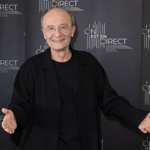 Exclusif - Philippe Geluck en backstage de l'émission On Est En Direct (OEED) du samedi 11 décembre, présentée par L.Salamé et L.Ruquier, à Paris, France, le 11 décembre 2021. © Jack Tribeca/Bestimage