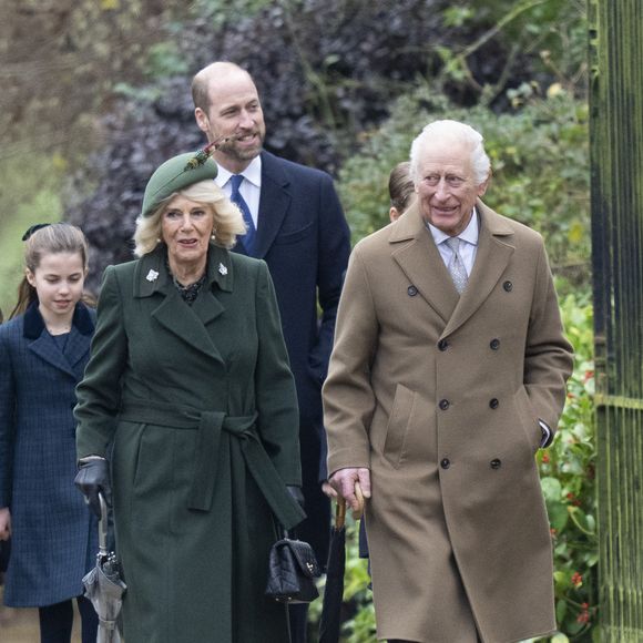 Le roi Charles III d'Angleterre et la reine consort Camilla - 25 December 2024, accompagnés de membres de la famille royale, assistent à l'office du jour de Noël à l'église St Mary Magdalene de Sandringham. (GOFF INF / BESTIMAGE).