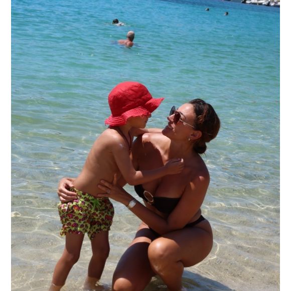 Ce lundi 7 juillet 2025 à l'occasion des 5 ans de son fils cadet Andrea, Rachel Legrain-Trapani s'est saisie de ses réseaux sociaux pour lui faire une tendre déclaration.

Rachel Legrain-Trapani immortalisée aux côtés de son fils Andrea (Capture d'écran Instagram - 7 juillet 2025)