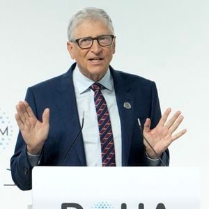 Le fondateur de Microsoft Bill Gates possède lui-aussi l'un des biens immobiliers les plus chers et étonnants au monde...
Bill Gates s'adresse au public lors de l'ouverture du Forum de Doha au Qatar le 6 décembre 2025. Photo Balkis Press/Abaca