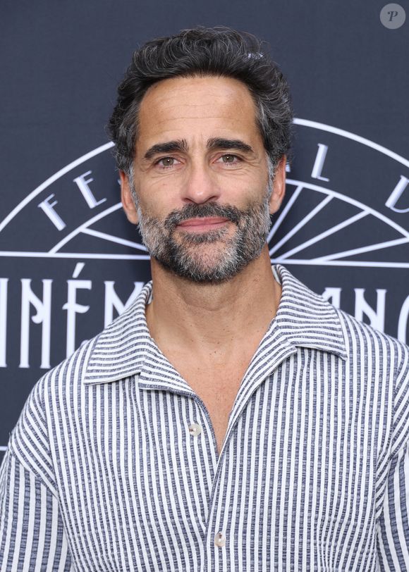 Exclusif - Florent Peyre au photocall du Festival du Cinéma Francais et de la gastronomie d'Aix-Les-Bains, le 7 juin 2025. 

Photo : Denis Guignebourg / Bestimage
