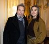 Entre eux, c'est l'amour fou depuis plus de trente ans !

Azucena Caamaño, Florent Pagny - Cérémonie de la remise de la médaille de chevalier de l'ordre des arts et des lettres à Alexandre Kirchhoff, PDG du label Capitol Music France par R.Dati au Ministère de la Culture à Paris
© Cyril Moreau / Bestimage