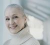 Après 60 ans, privilégiez un SPF 50 à large spectre adapté aux besoins de votre peau.

Pexels