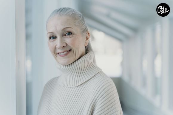 Après 60 ans, privilégiez un SPF 50 à large spectre adapté aux besoins de votre peau.

Pexels