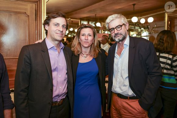 Exclusif - Richard Malka a reçu le Prix de La Revue des Deux Mondes 2025 des mains de Aurélie Julia et de Marc Ladreit de Lacharrière,  en présence de Luce Perrot, Valérie Toranian, Franz-Olivier Giesbert, Emmanuel Chain, Emmanuel Kasarhérou, et de nombreux invités au Bistrot de Paris. Paris, France, le 03 juin 2025. © Jack Tribeca / Bestimage