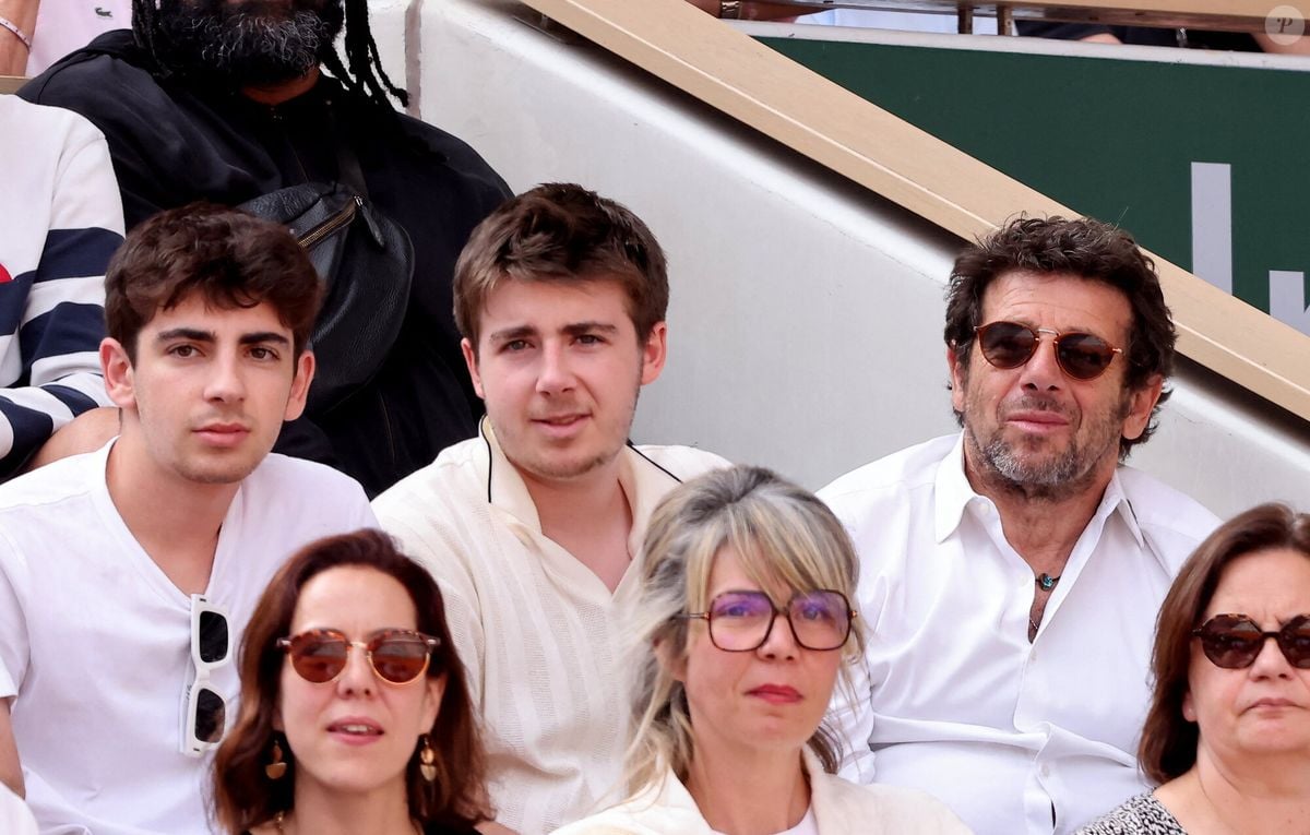 photo-patrick-bruel-et-ses-fils-oscar-et-l-on-dans-les-tribunes-lors