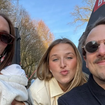 Helena travaille en famille : pour sa carrière, elle s'est entourée de son frère et sa belle-soeur qui viennent d'avoir un bébé