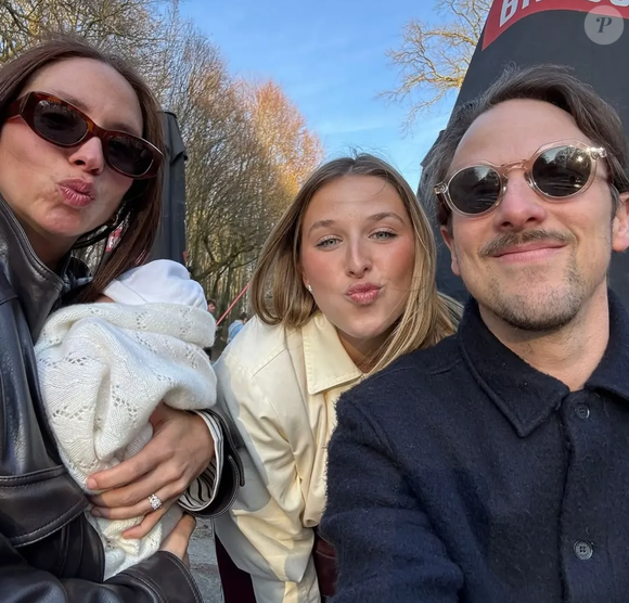 Helena Bailly s'est entourée de sa famille pour sa carrière

Helena Bailly avec son frère, sa belle-soeur et leur bébé. © Instagram