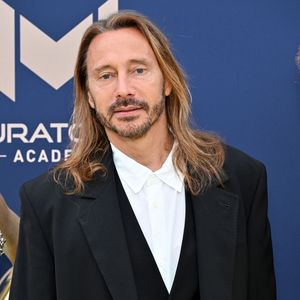 "J’étais devenu un monstre physiquement. Il me vient un vent de haine de certaines personnes qui ont posté des messages détestables. D’autres, heureusement, étaient beaucoup plus doux". 

Bob Sinclar - 10ème édition du Gala de Charité de Patrick Mouratoglou à l'Académie Mouratoglou à Biot Sophia Antipolis.
 © Bruno Bebert/Bestimage
