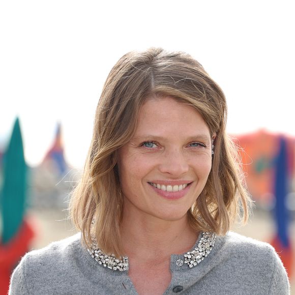 Melanie Thierry au photocall du jury Révélations sur les planches lors du 49ème Festival du Cinéma Américain de Deauville, le 6 septembre 2023.
© Denis Guignebourg/Bestimage