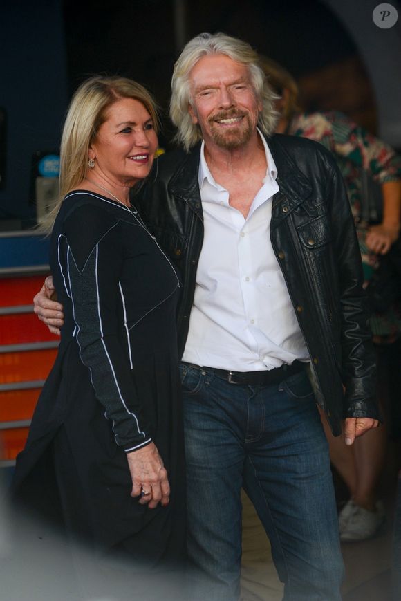 Sir Richard Branson et sa femme Joan Templeman - Sir Richard Branson reçoit son étoile sur le Walk Of Fame à Hollywood, le 16 octobre 2018. © Backgrid USA / Bestimage