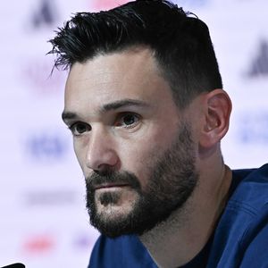 Il s'est engagé dans "l'aventure Javanaise", un projet lié à la célèbre institution locale l'African Queen, situé dans le cadre idyllique de la Petite Afrique.

Hugo Lloris, capitaine de l'équipe de France - Conférence de presse du séléctionneur et du capitaine de l'équipe de France avant la finale France / Argentine lors de la Coupe du Monde de football FIFA Qatar 2022 à Doha le 17 décembre 2022.

© Philippe Perusseau / Bestimage