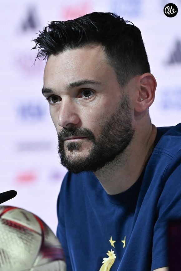 Il s'est engagé dans "l'aventure Javanaise", un projet lié à la célèbre institution locale l'African Queen, situé dans le cadre idyllique de la Petite Afrique.

Hugo Lloris, capitaine de l'équipe de France - Conférence de presse du séléctionneur et du capitaine de l'équipe de France avant la finale France / Argentine lors de la Coupe du Monde de football FIFA Qatar 2022 à Doha le 17 décembre 2022.

© Philippe Perusseau / Bestimage