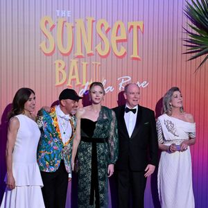 Blanca Li, Christian Louboutin, la princese Charlene de Monaco le prince Albert II de Monaco et la princesse Caroline de Hanovre durant la 69ème édition du Bal de la Rose dans la Salle des Étoiles du Sporting Monte-Carlo à Monaco, le 29 mars 2025.
© Bruno Bebert / Pool Monaco / Bestimage