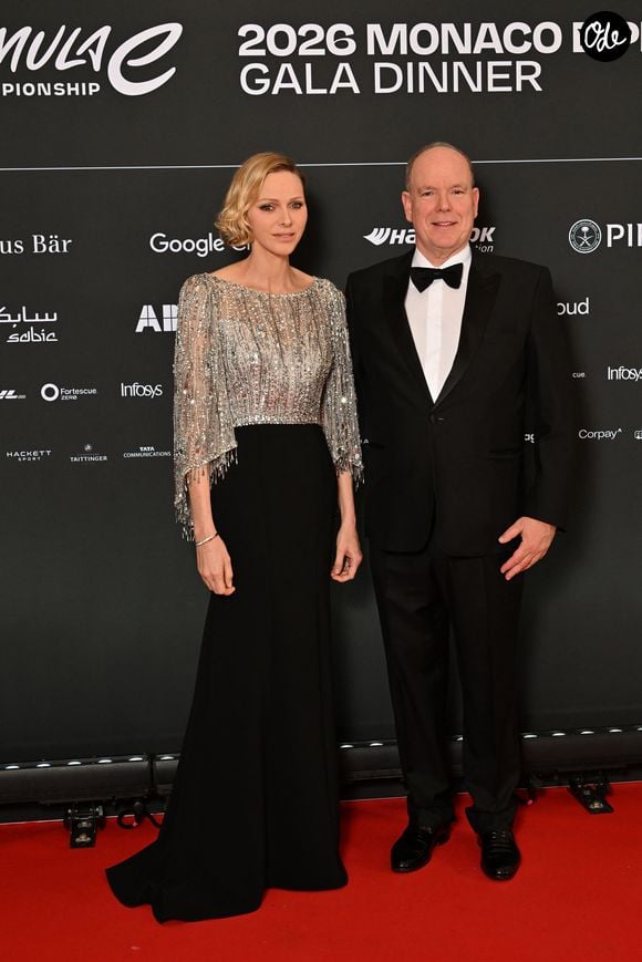 Le prince Albert II de Monaco et la princesse Charlene durant la soirée du Monaco E-Prix 2026 à l'hôtel de Paris à Monaco, le 17 mai 2026. © Bruno Bebert / Bestimage