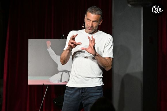 Exclusif - Christophe Pinna, l'ancien professeur de sport de la Star Academy et champion du monde de Karaté, était sur les planches, à Nice, au Carré d'Or, le 8 avril 2026 © Bruno Bebert/Bestimage