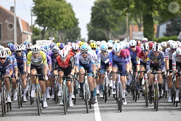 Dunkerke, FRANCE - JULY 07 : illustration photo peloton lors de l'étape 3 de la 112ème édition du Tour de France une course cycliste sur route UCI World Tour 2.UWT étape pour Hommes Elite de 178 km avec départ à Valenciennes et arrivée à Duinkerke le 7 juillet 2025 à Duinkerke, France, 07/07/2025 ( Motordriver Kenny Verfaillie - © Photo News / PsnewZ / Bestimage