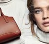 Qualifiée de "Hermès italien" par l'entourage de l'homme d'affaires, cette griffe familiale hautement rentable a séduit le géant du luxe grâce à son contrôle vertical de production et ses tissus d'une rareté absolue comme le cachemire ou la vigogne. 

Les mannequins Natalia Vodianova, Malika Loubak et Tong Liya posent pour la campagne de sacs à main de la marque italienne Loro Piana