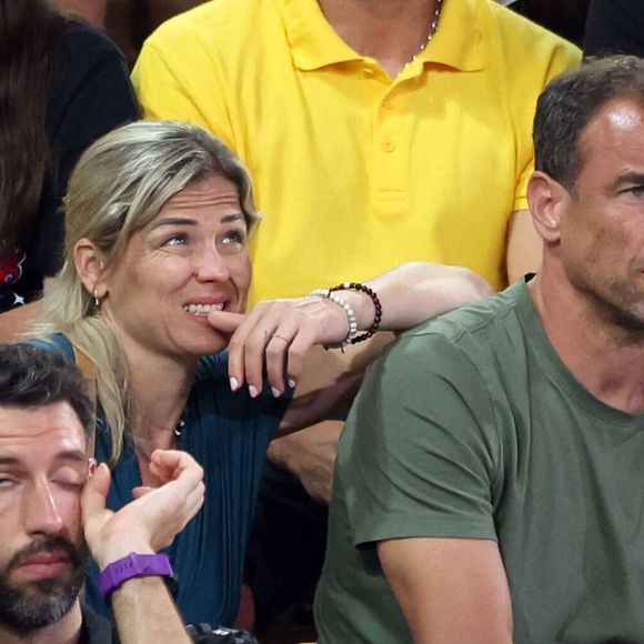 C'est en effet sans leur fille Clara, née au mois de février 2024, que les deux tourtereaux ont profité de ce grand moment de basket.

Laure Boulleau et son compagnon Bruno Cheyrou - Célébrités assistent à la victoire de Monaco qui a remporté le match 4 de la finale de Betclic Élite face à Paris (80-74), Monaco le 22 juin 2025. © Stephane Pillaud / PsnewZ / Bestimage