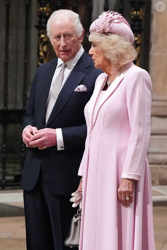 En effet, son nouveau bolide qui est un SUV électrique Lotus Eletre coûte 160 000 livres sterling soit environ 190 000 euros.

Le roi Charles III d'Angleterre et Camilla Parker Bowles, reine consort d'Angleterre - La famille royale d'Angleterre célèbre le 76ème Commonwealth Day à l'abbaye de Westminster à Londres le 10 mars 2025. (Julien Burton / Bestimage).
