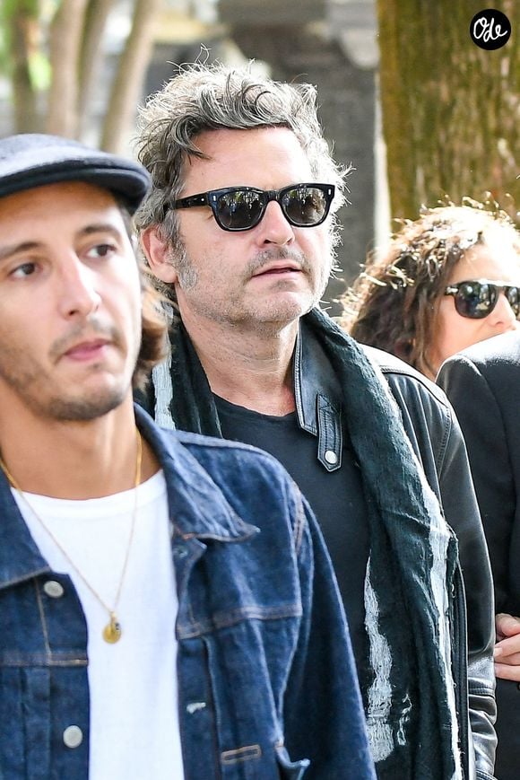 Matthieu Chedid (M) aux arrivées des obsèques de Catherine Ringer, la chanteuse des Rita Mitsouko, au cimetière de Montmartre, dans le 18ème arrondissement de Paris, France, le 19 septembre 2026. © Bestimage