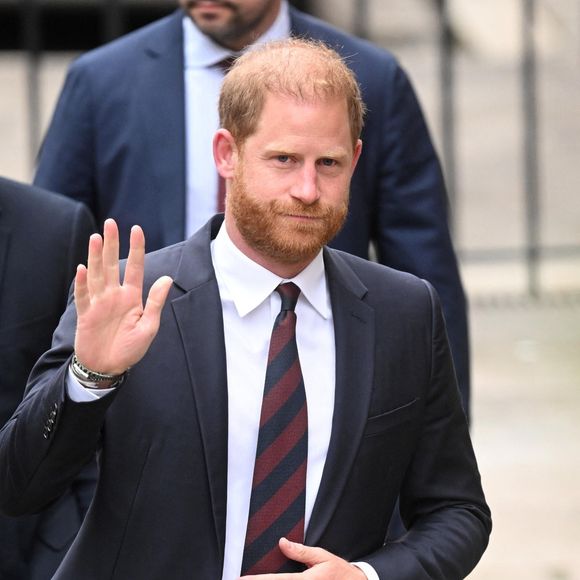 Harry est-il vraiment brouillé avec sa cousine, la princesse Eugenie ?
Le prince Harry, duc de Sussex au 2ème jour de son appel de la décision de la Haute Cour sur la question de savoir s'il a droit à des gardes du corps armés payés par le contribuable.  Backgrid UK/ Bestimage