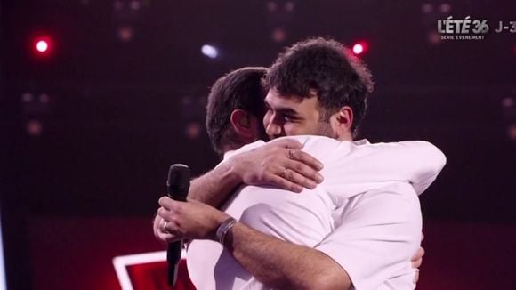 The Voice : Sam rejoint sur scène par son frère, un chanteur très célèbre, "c'était une vraie surprise de le voir"