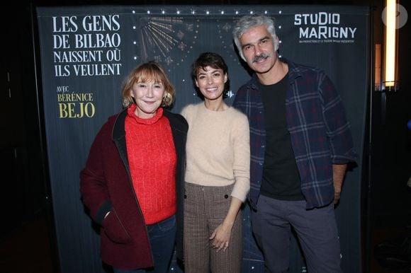 Exclusif - Marie-Anne Chazel, Bérénice Bejo et François Vincentelli  - Cocktail à l'issue de la générale de la pièce "Les gens de Bilbao naissent où ils veulent" au théâtre Marigny à Paris le 19 Novembre 2024. © Bertrand Rindoff / Bestimage